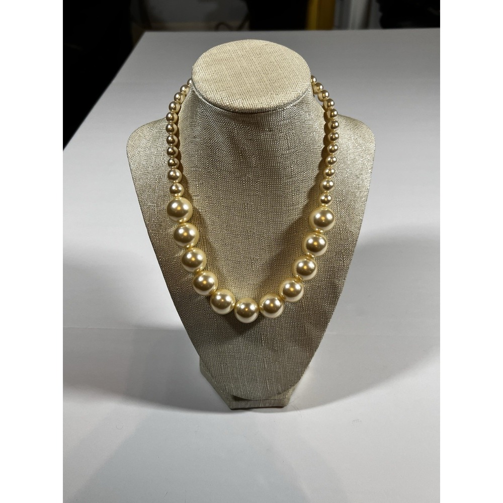 Beautiful Pearl‎ Stranded Necklace - Picture 3 of 5